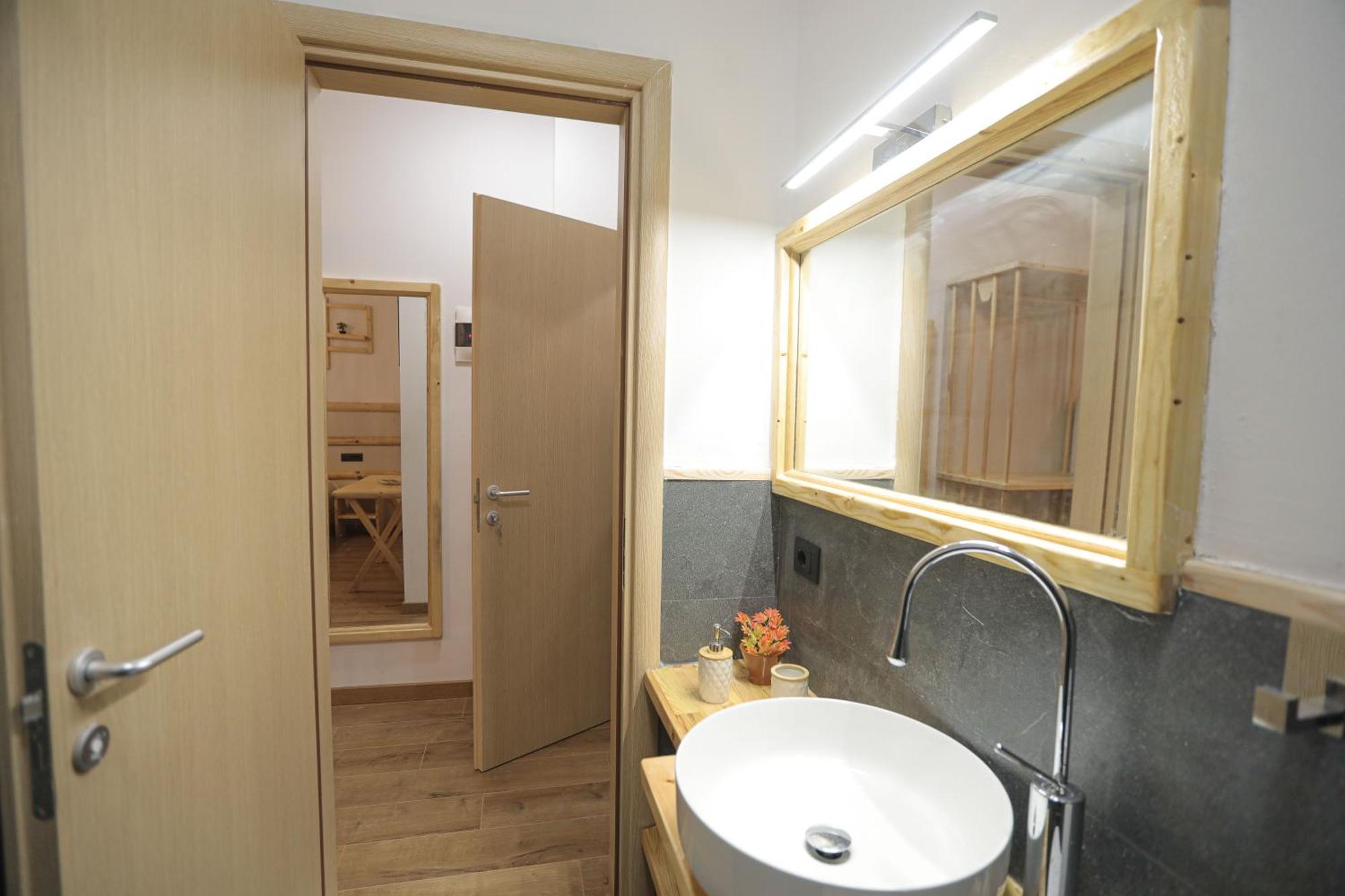 Nidum Harmony Bed & Breakfast Tirana Exterior foto